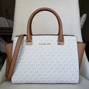 Micheal kors purse ! Brand new with tags